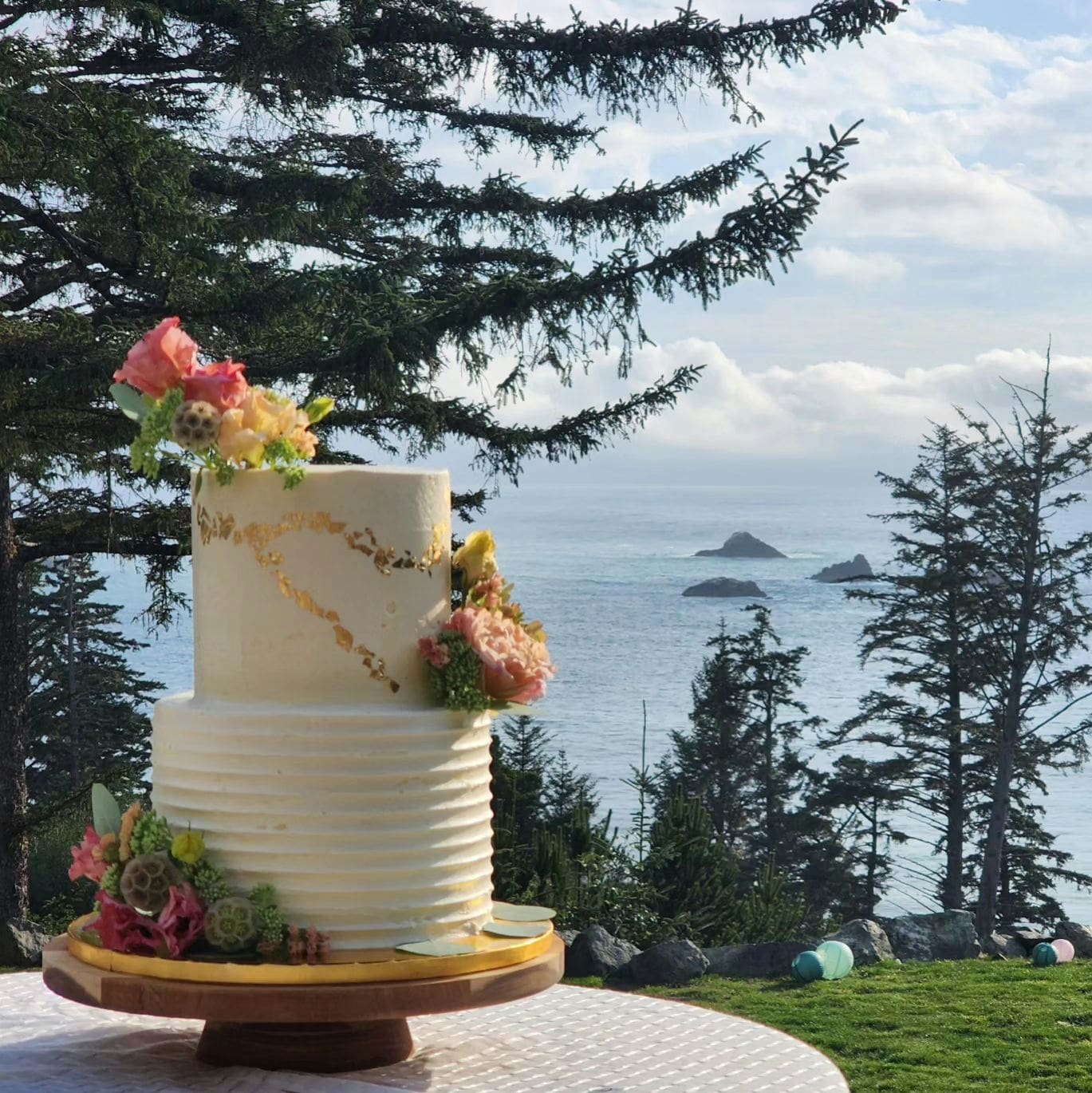 PNW Weddings Excellence Awards 2022 Nominee Honey Crumb Cake Studio Seattle, WA Photo By Carol Harrold Photography